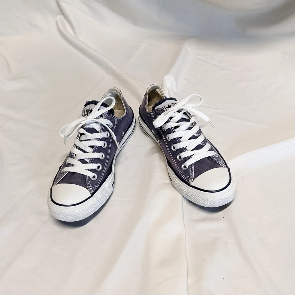 Converse - Picture 2 of 7